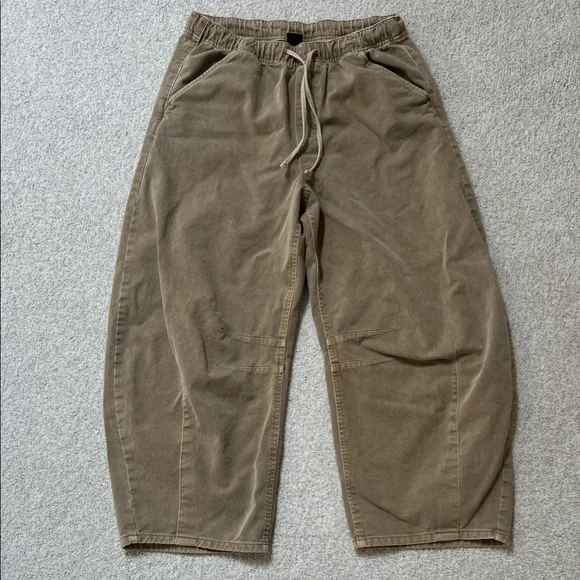 GAP Women's barrel leg Drawstring Pants in Olive - Picture 5 of 5